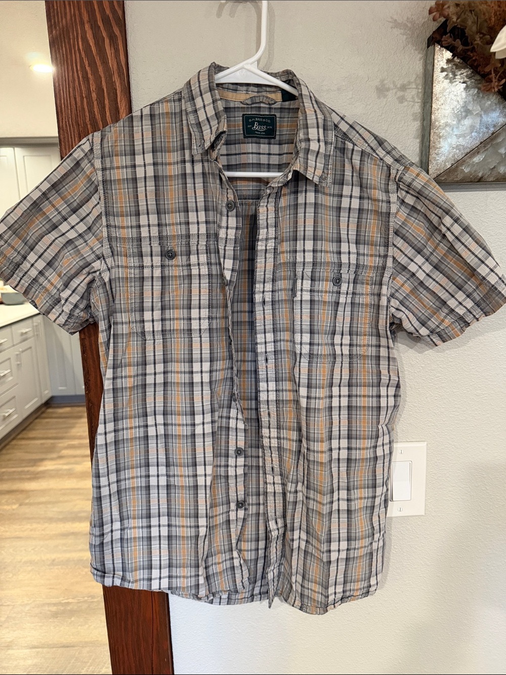Bass Men’s Short-Sleeve Plaid Button-Down Shirt in Gray and Tan